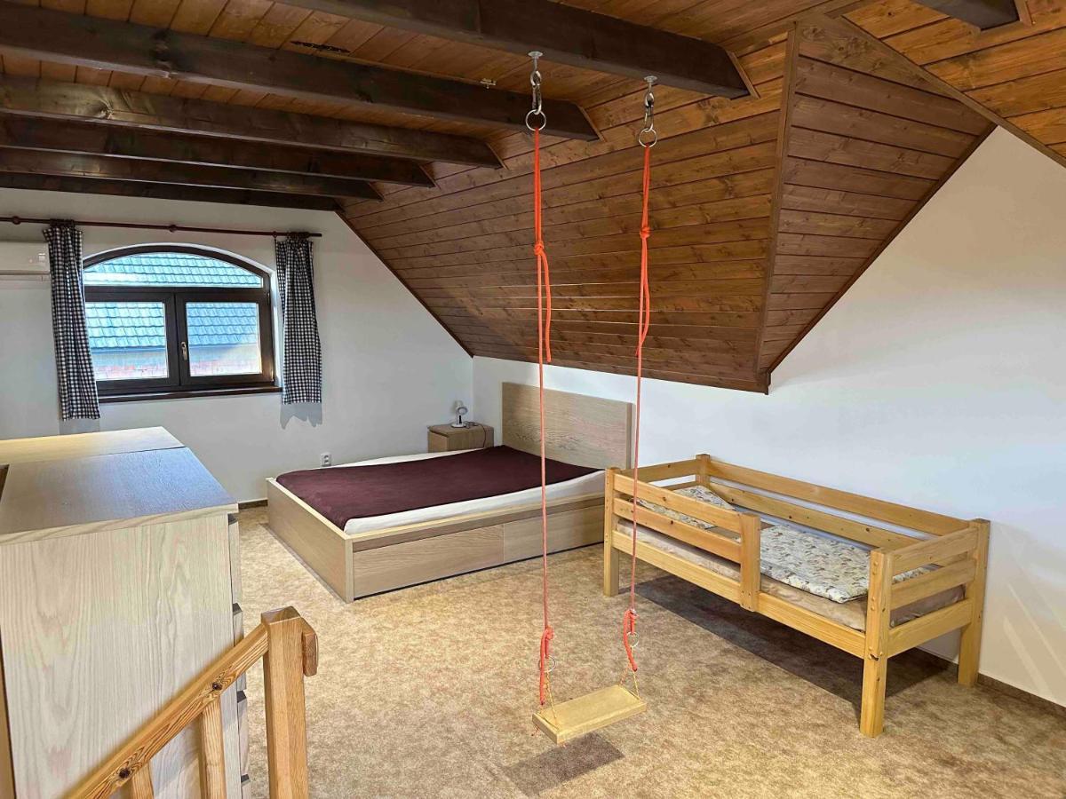 Penzion - Apartman Prestavlky Tršice エクステリア 写真